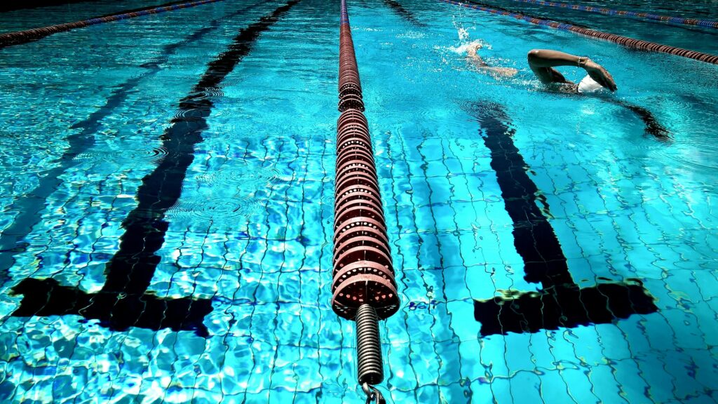 10 stunden schwimmen therme